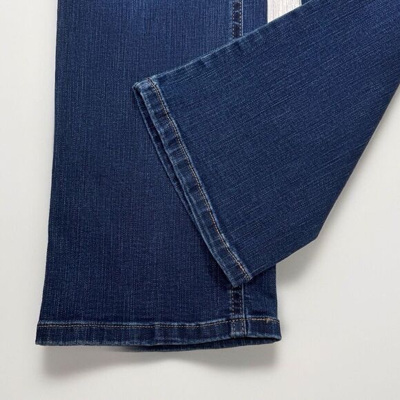 Maurices Jeans Womens 8 Mid Rise Baby Bootcut Dark Blue Stretch Measures 31 x 30 - Picture 6 of 7